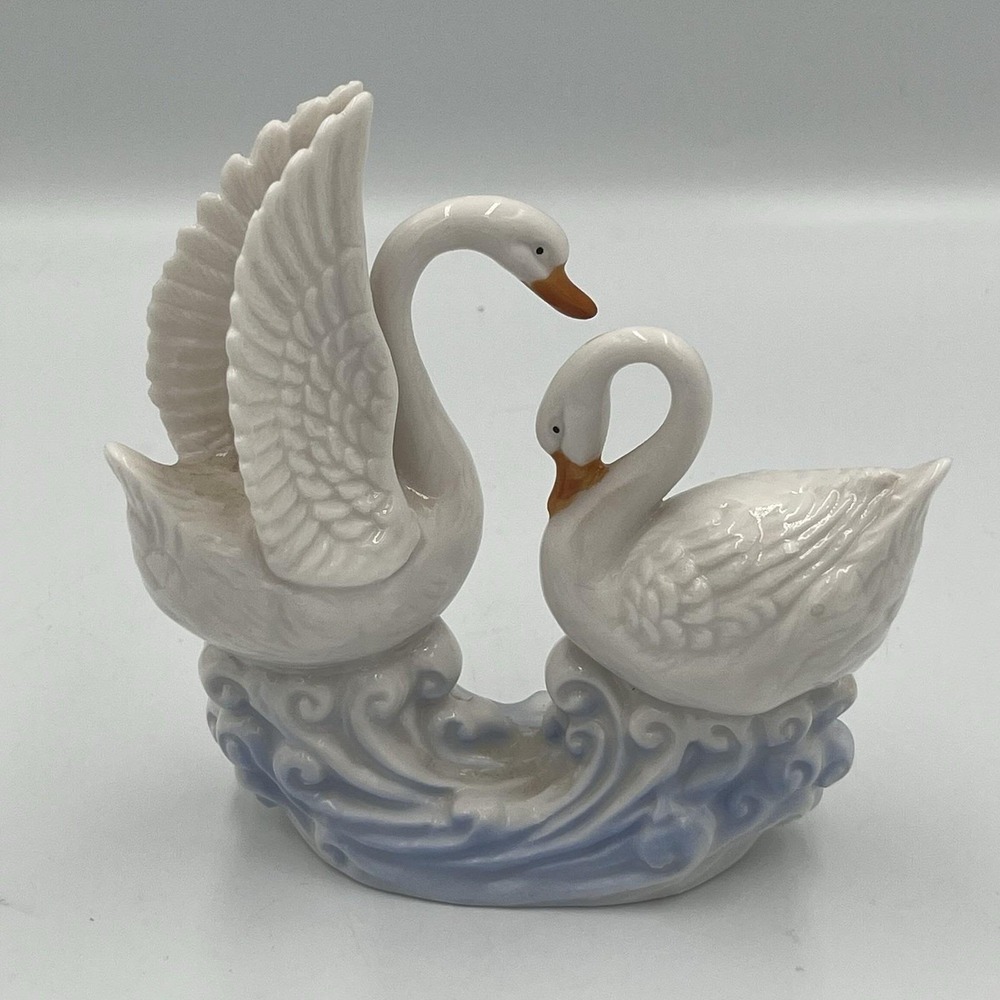 Vintage Double Swan Bone China Figurine Love Whimsical Cottage Core Taiwan